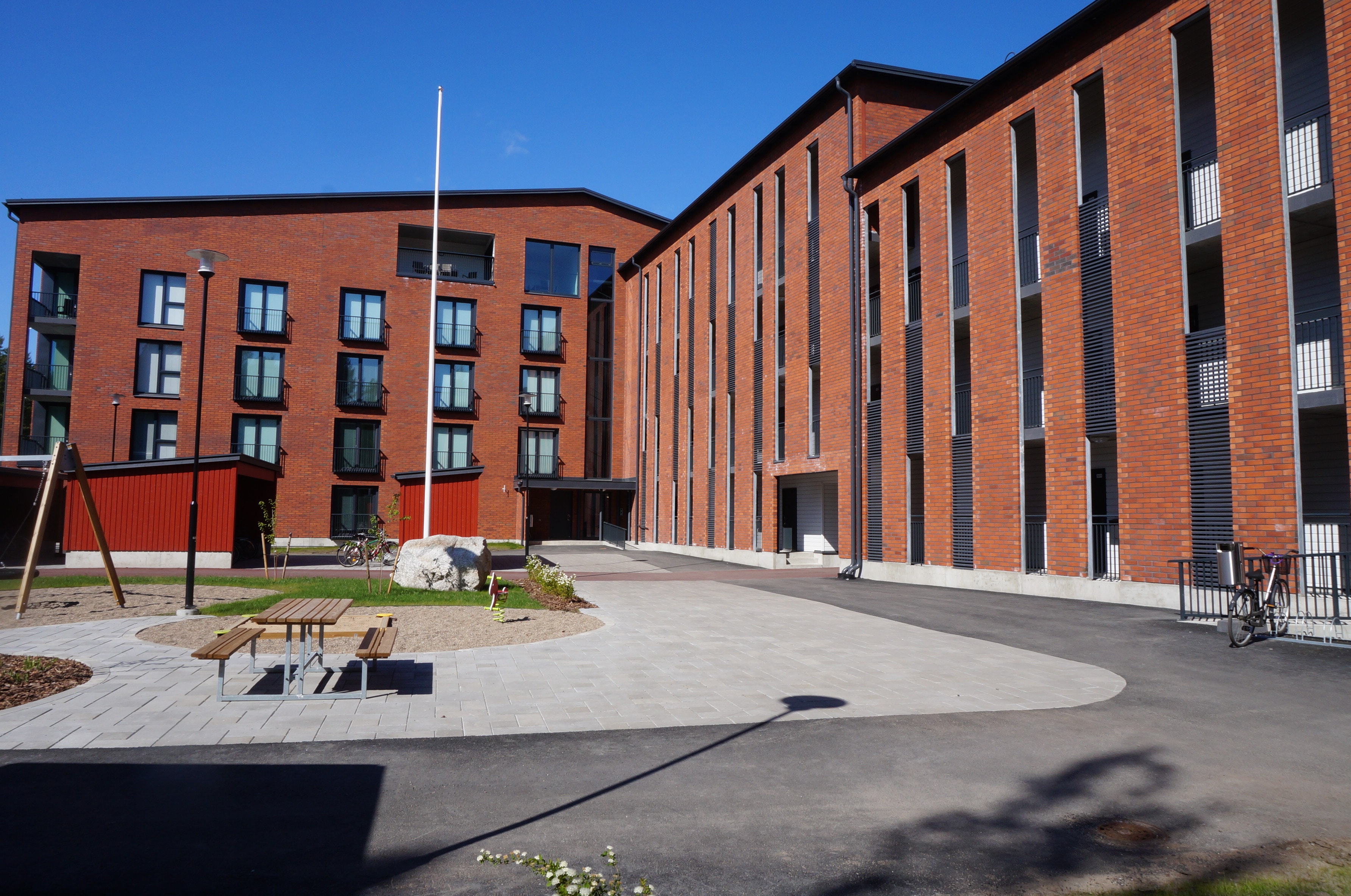 Tietolinja 5, pääkuva