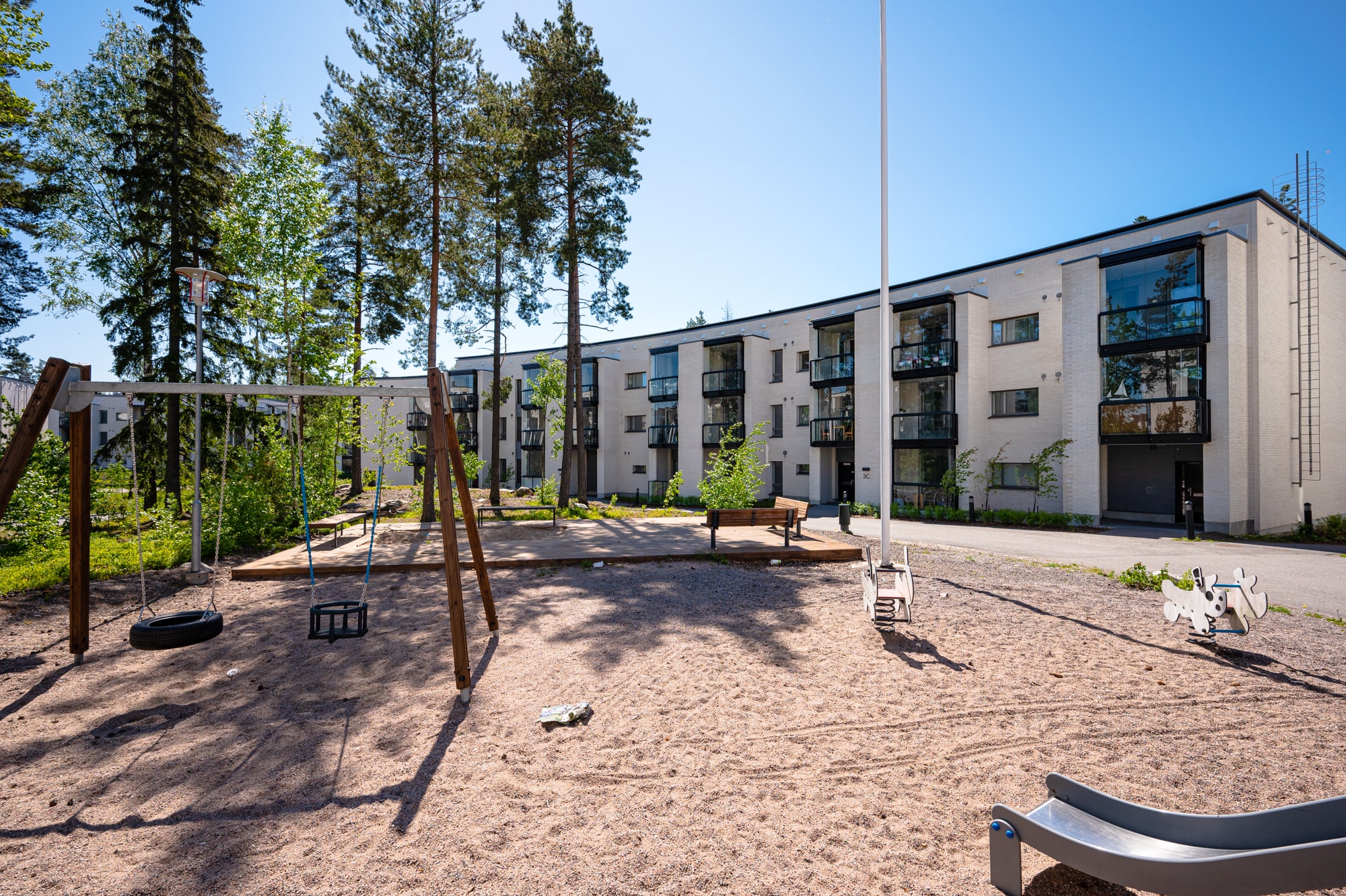 Tähtisaranpolku 3, pääkuva