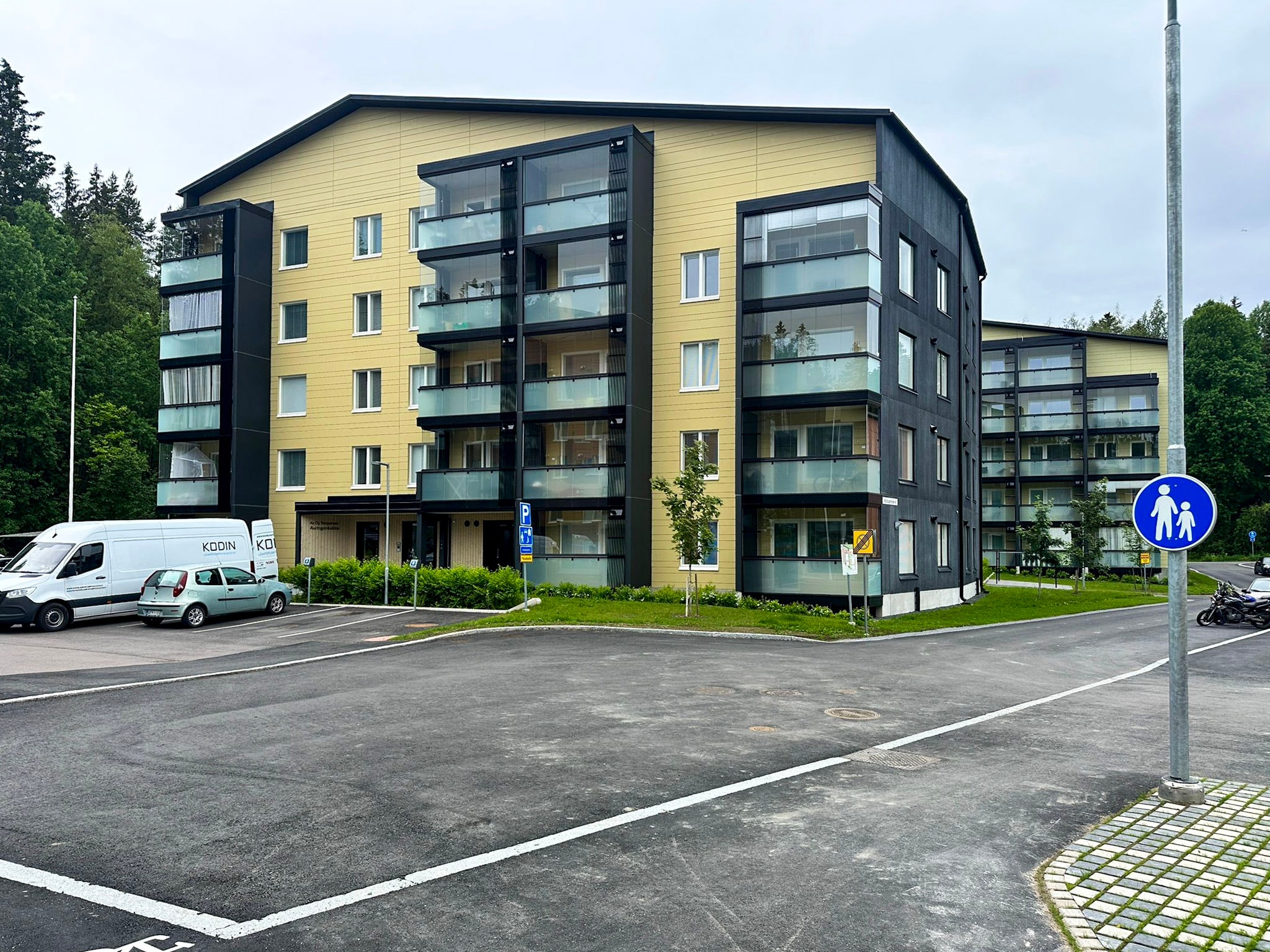 Ilokkaanrinne 4, pääkuva