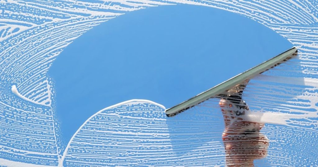 Kevät on ikkunanpesuaikaa