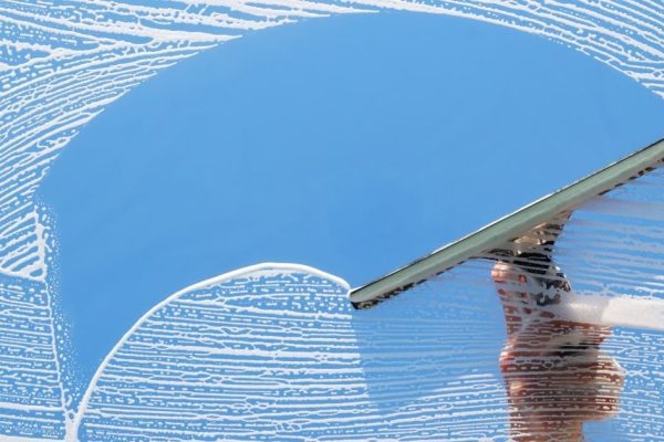 Kevät on ikkunanpesuaikaa